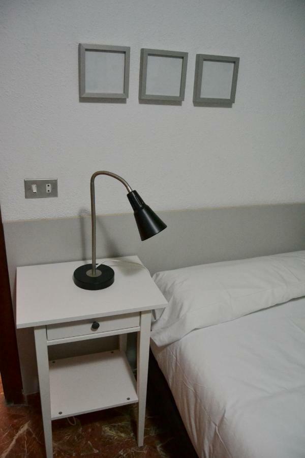Tres Puentes Anguiano Apartamentos Y Hostal Exterior photo